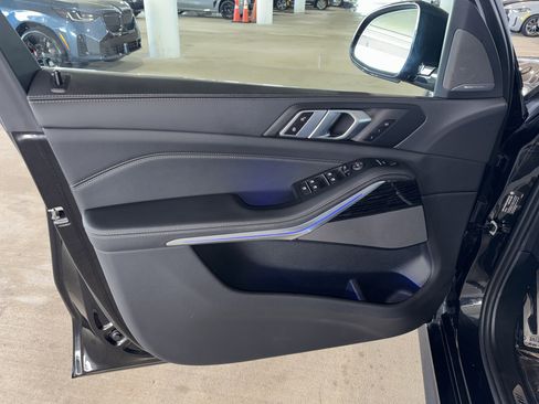 Used 2024 BMW X5 sDrive40i w/ M Sport Package RWD image 17