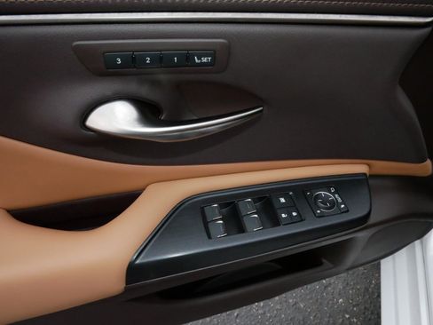 Used 2021 Lexus ES 250 w/ Premium Package image 19