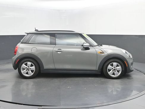 Used 2019 MINI Cooper 2-Door Hardtop FWD image 8