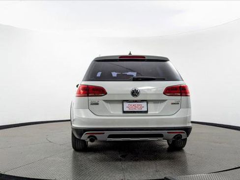 Used 2017 Volkswagen Golf Alltrack SEL image 7