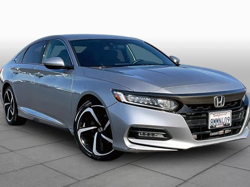 Used 2019 Honda Accord Sport image 2