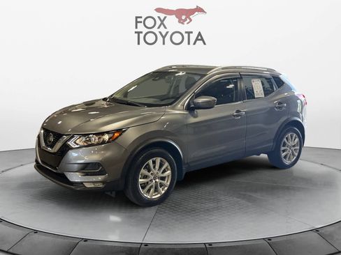 Used 2021 Nissan Rogue Sport SV image 1