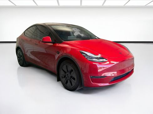 Used 2023 Tesla Model Y Long Range AWD/4WD image 3