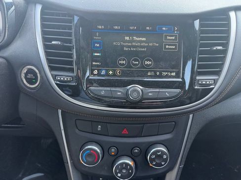 Used 2019 Chevrolet Trax LT w/ LT Convenience Package FWD image 7