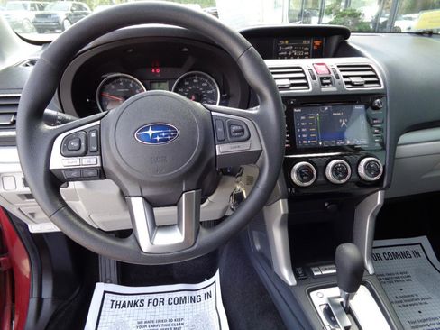 Used 2017 Subaru Forester 2.5i Premium w/ All-Weather Package image 10