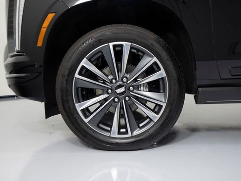 Used 2026 Cadillac Escalade Sport AWD/4WD image 10