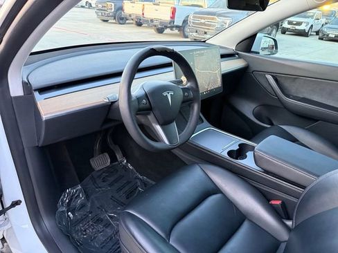 Used 2021 Tesla Model Y Long Range image 4