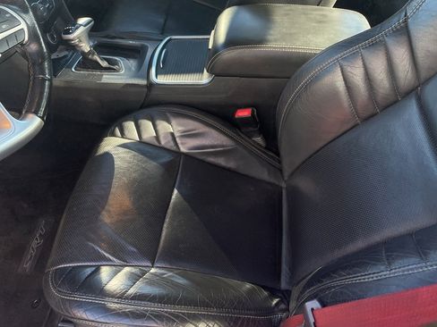 Used 2016 Dodge Charger SRT image 9