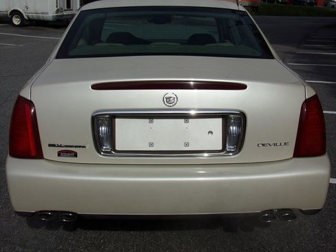 Used 2003 Cadillac De Ville Sedan w/ Comfort & Convenience Package image 12