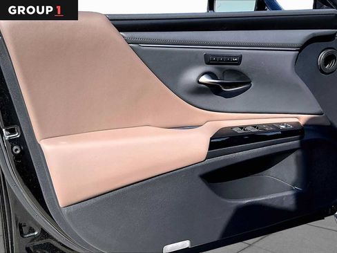 Used 2025 Lexus ES 350 w/ Premium Package FWD image 19