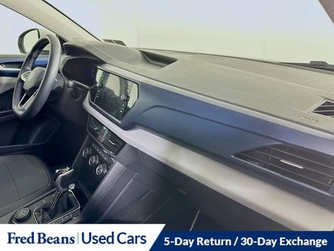 Used 2023 Volkswagen Taos SE w/ Panoramic Sunroof Package image 30