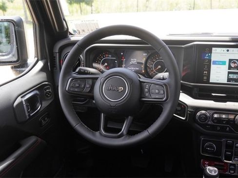 New 2025 Jeep Gladiator Rubicon w/ Convenience Group image 14