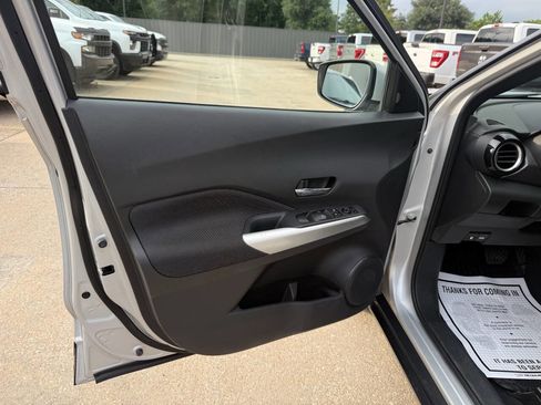Used 2020 Nissan Kicks SV FWD image 8