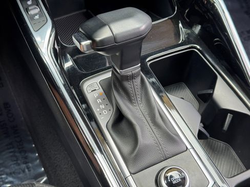 Used 2024 Kia Sorento SX image 32