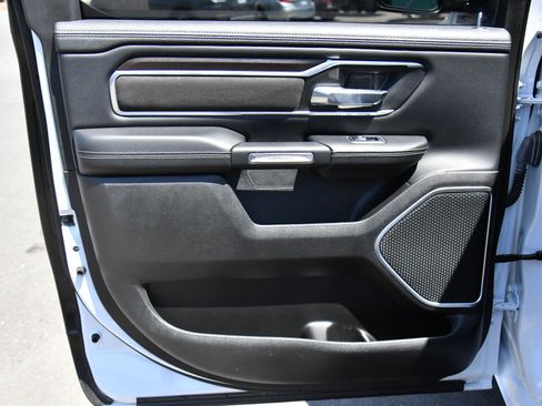 Used 2022 RAM 1500 Laramie AWD/4WD image 37