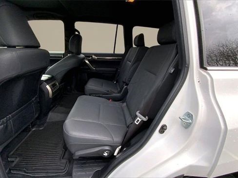 Used 2020 Lexus GX 460 Premium image 19
