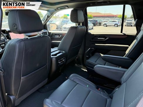 Used 2026 GMC Yukon Denali w/ Sun & Power Step Package AWD/4WD image 30