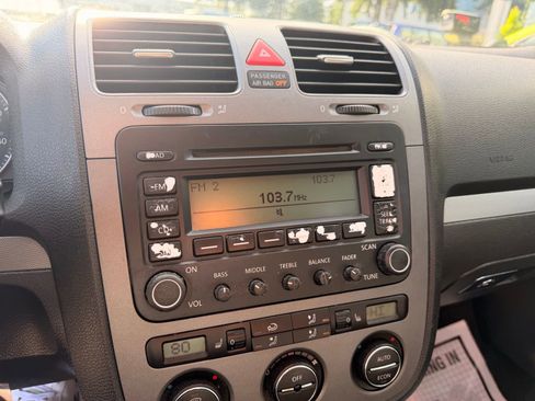 Used 2005 Volkswagen Jetta 2.5 image 17