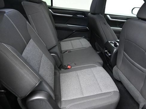 Used 2025 GMC Acadia Elevation FWD image 14