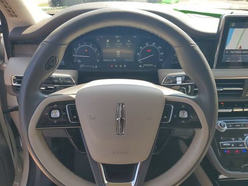 Used 2020 Lincoln Corsair Reserve w/ Appearance Package FWD image 11