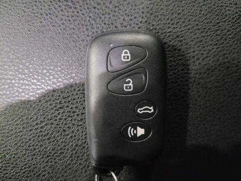 Used 2018 Toyota Camry XSE image 32