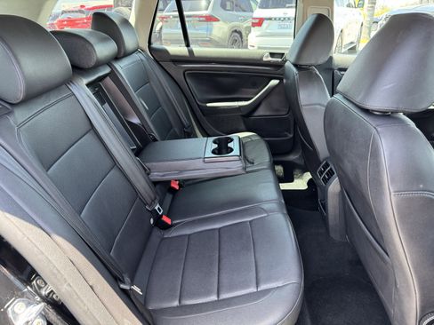 Used 2012 Volkswagen Jetta SE FWD image 33