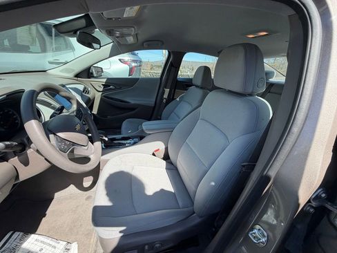 Used 2025 Chevrolet Malibu LT image 9