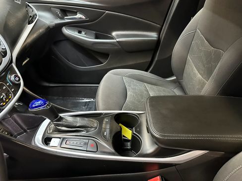 Used 2018 Chevrolet Volt LT FWD image 16