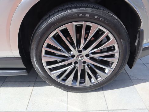 Used 2024 Lexus RX 450h AWD w/ Luxury Package image 11
