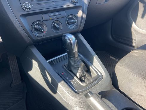 Used 2016 Volkswagen Jetta S image 20