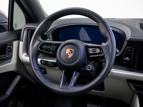 Certified 2025 Porsche Cayenne Coupe AWD/4WD image 10