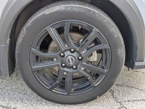 Used 2023 Nissan Kicks SV image 8