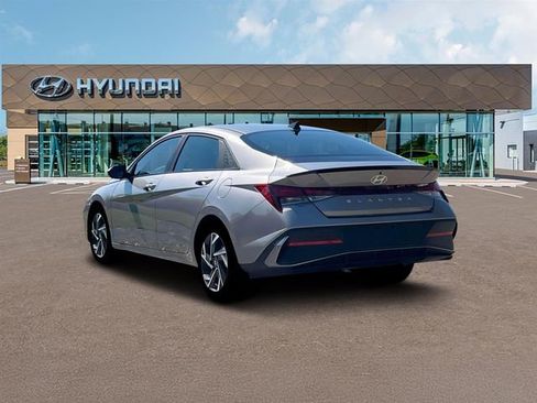 New 2025 Hyundai Elantra Sport image 5