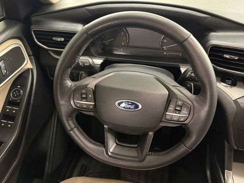 Used 2020 Ford Explorer XLT w/ Equipment Group 202A image 17