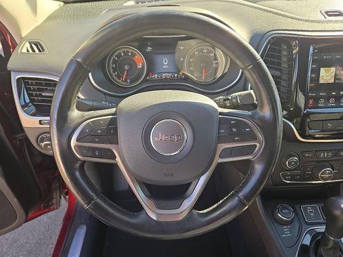 Used 2019 Jeep Cherokee Limited image 19