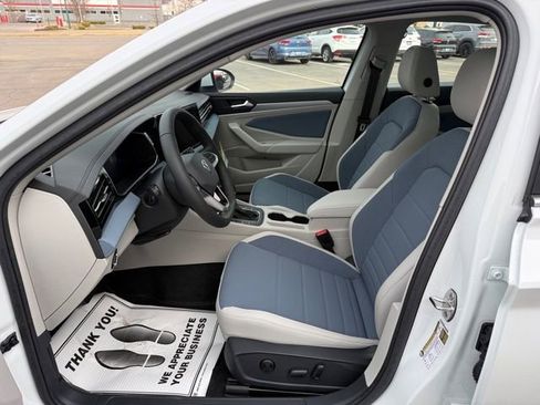 New 2026 Volkswagen Jetta SE FWD image 11