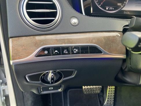 Used 2016 Mercedes-Benz S 550 4MATIC Sedan image 23