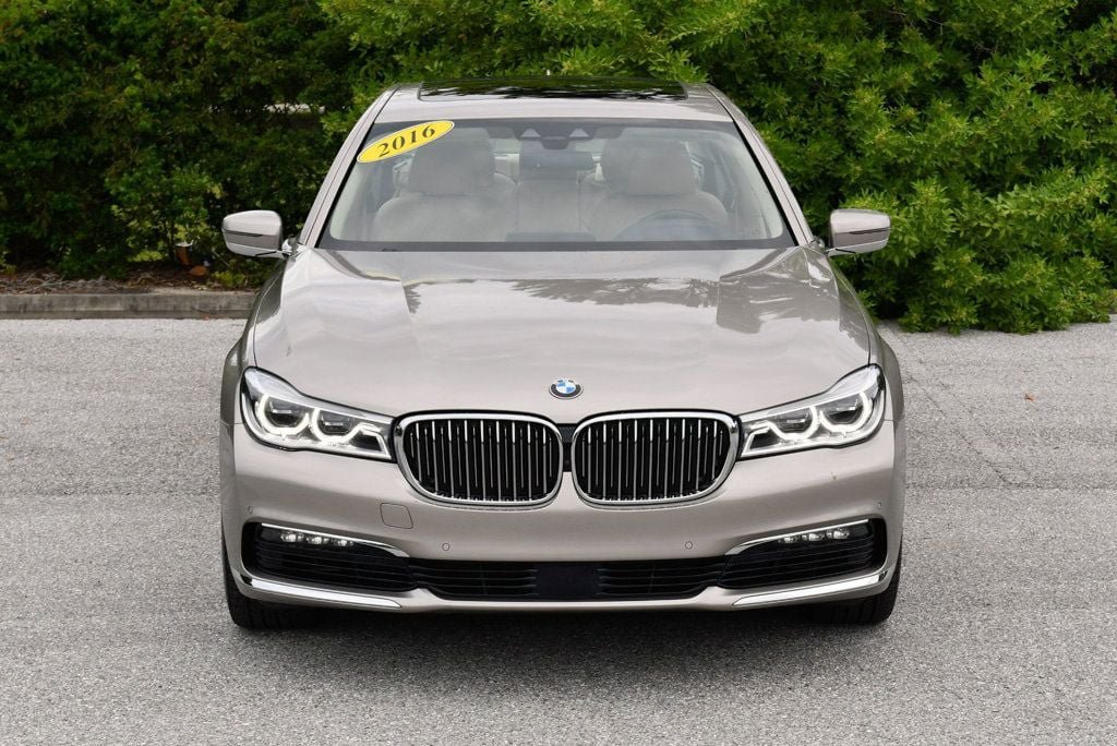 Used 2016 BMW 750i xDrive AWD/4WD image 9