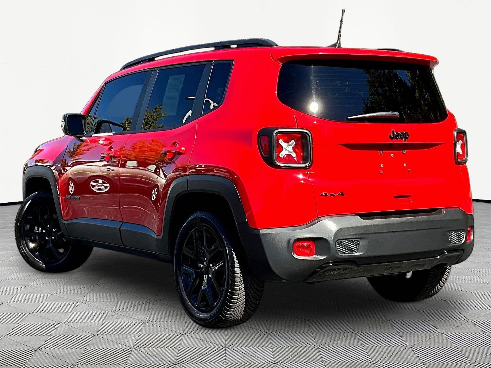 Used 2022 Jeep Renegade Altitude w/ Sun/Sound Group AWD/4WD image 4