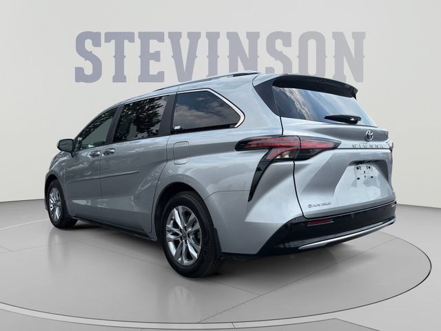 Certified 2025 Toyota Sienna Limited AWD/4WD image 3