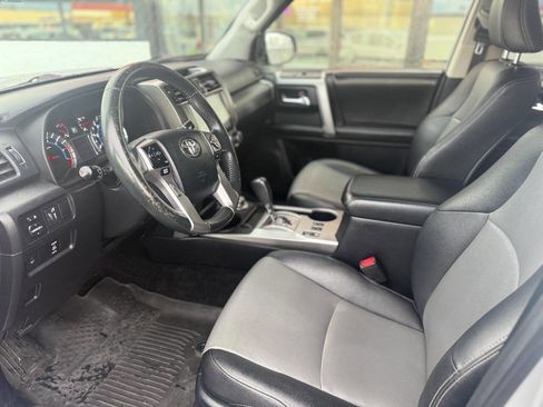 Used 2015 Toyota 4Runner SR5 Premium image 9