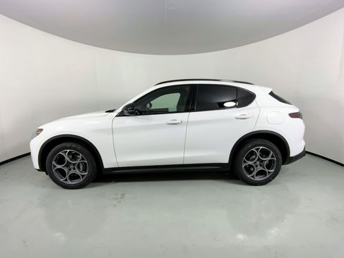 New 2025 Alfa Romeo Stelvio Sprint w/ Convenience Package image 8