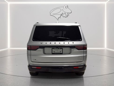 Used 2023 Jeep Wagoneer Series II w/ Premium Group I AWD/4WD image 4