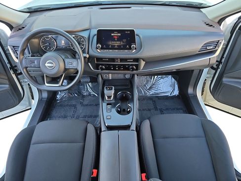 Used 2023 Nissan Rogue S image 13