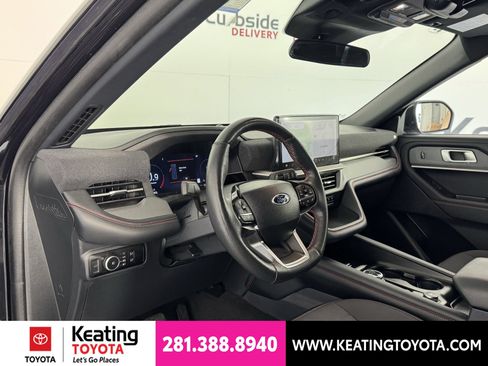 Used 2025 Ford Explorer ST-Line AWD/4WD image 13