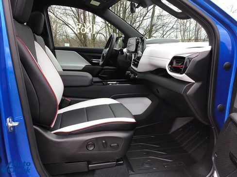 Used 2025 Chevrolet Silverado EV RST image 23