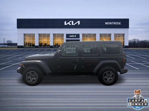 Used 2021 Jeep Wrangler Unlimited Sport AWD/4WD image 7