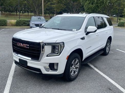 Used 2022 GMC Yukon SLE image 1