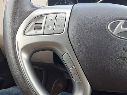 Used 2010 Hyundai Tucson Limited image 20