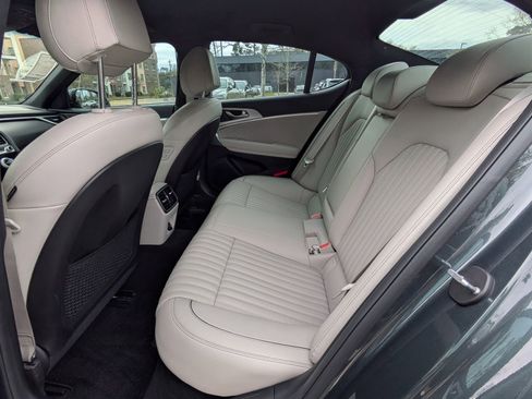 Used 2023 Genesis G70 3.3T RWD image 13